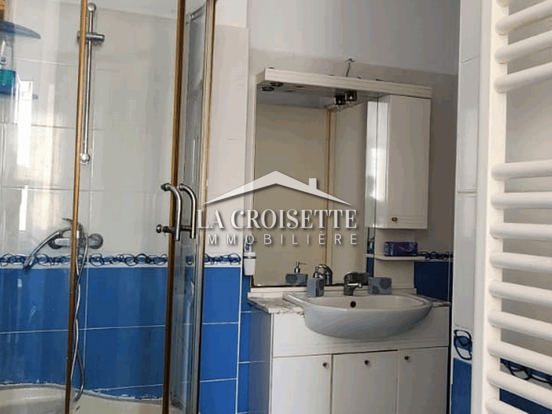 Villa meublée S+3 avec terrasse et piscine  à La Marsa